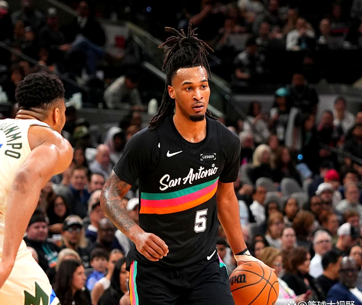 字母哥在塞尔维亚队比赛中高光表现，势不可挡引发热议！的简单介绍